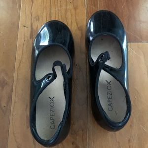 Black tap shoes (little girl)